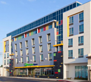  Holiday Inn Express North Hollywood - Burbank Area, an IHG Hotel  North Hollywood